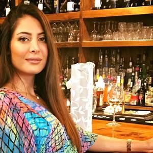 Meet your Posher, Elham